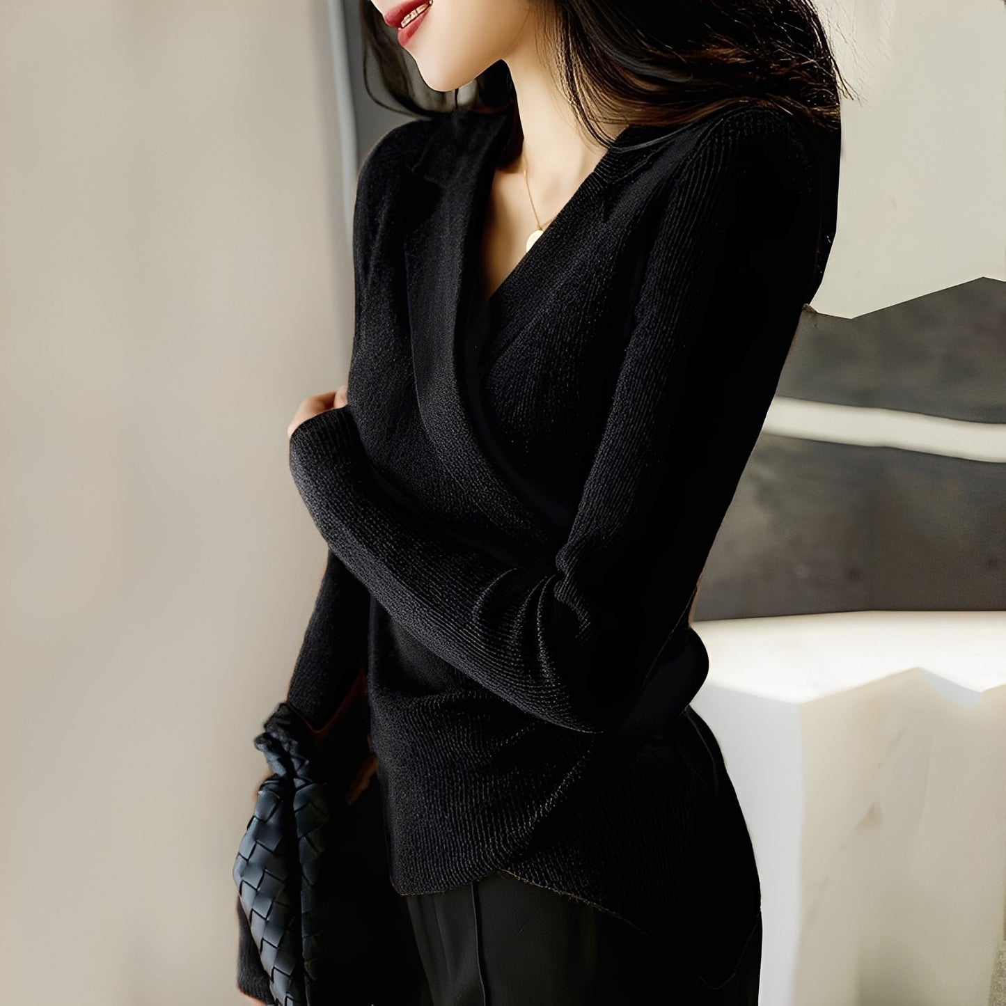 Myrtle - Classico maglione slim-fit asimmetrico per donne