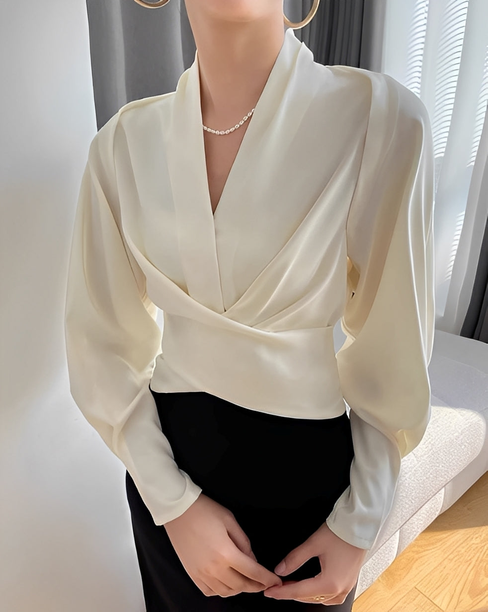 Annora - Raffinata camicia di raso a maniche lunghe per donne
