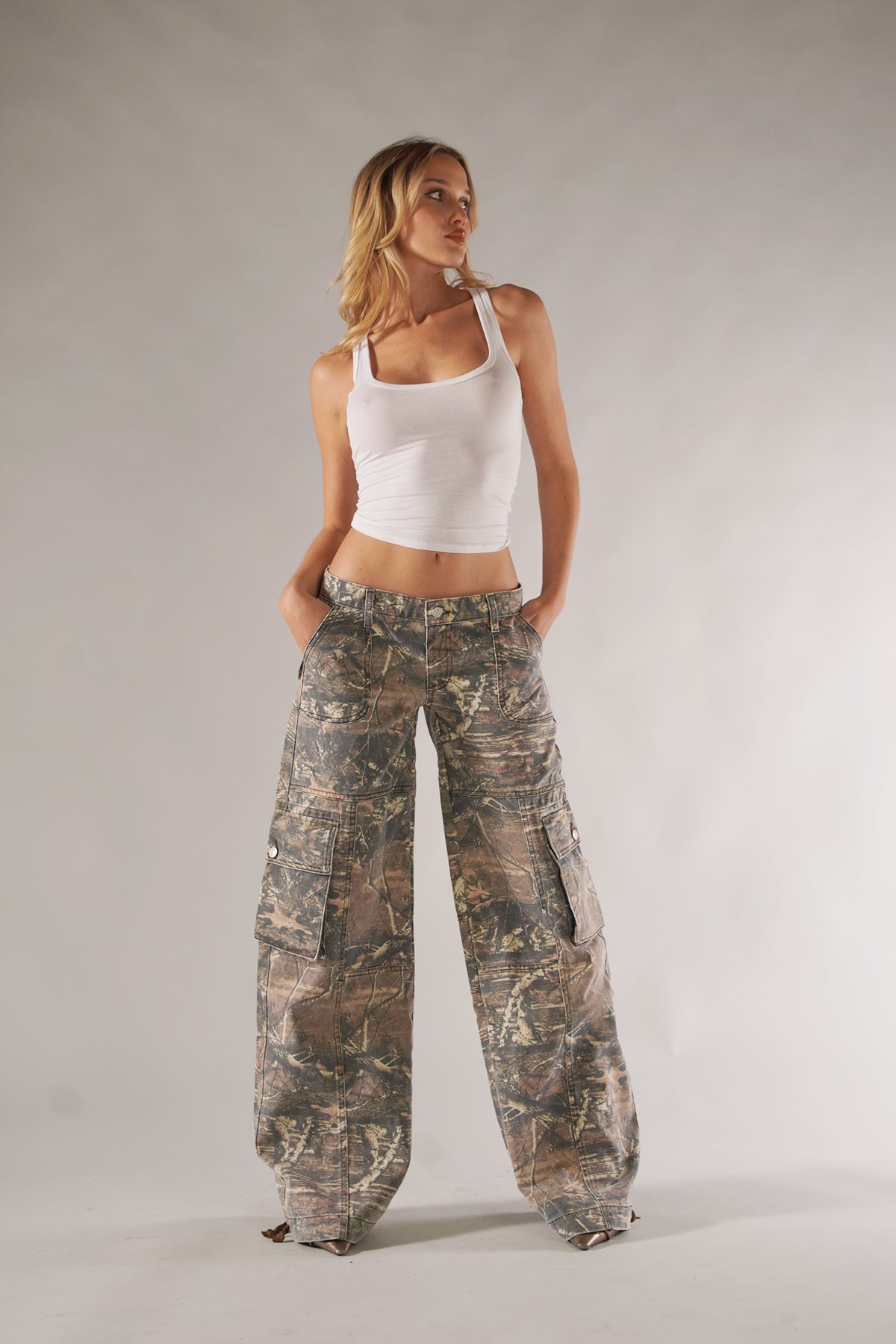 Odette – Pantaloni cargo unisex mimetici