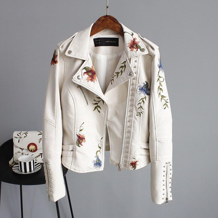 Iya – Giacca in Pelle Sartoriale con Ricami Eleganti