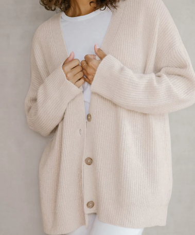Amber - Cardigan Relaxato in Cashmere Embrace