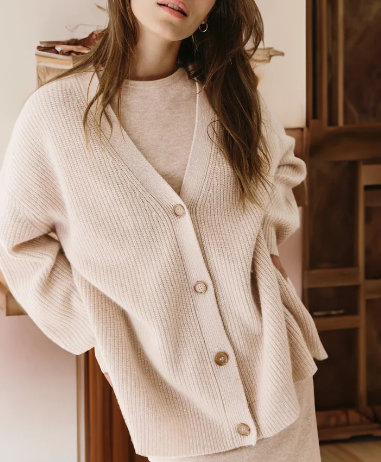 Amber - Cardigan Relaxato in Cashmere Embrace