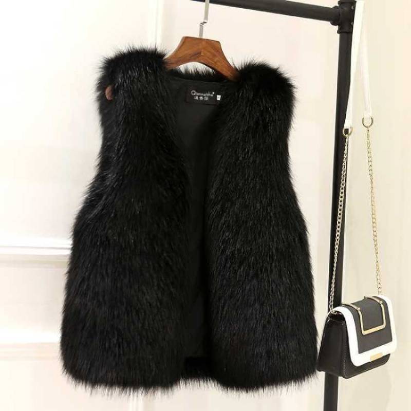 LuxeFur - Il Gilet in Pelliccia Sintetica Definitivo