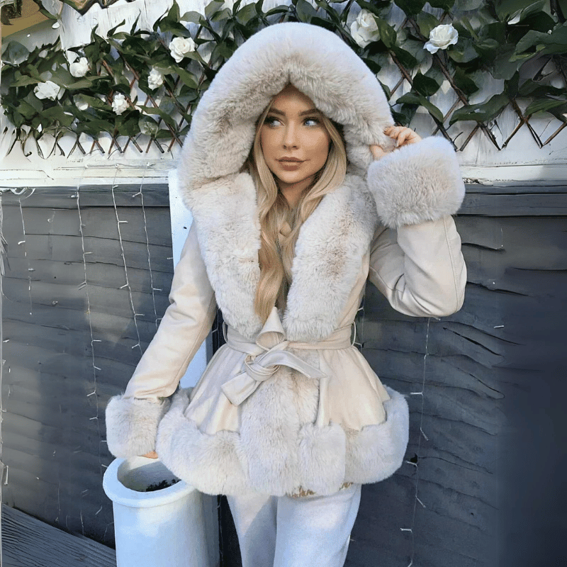 Paz – Elegante Cappotto di Pelliccia