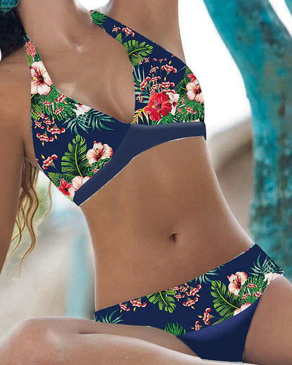 Aluna – Bikini Floreale e Audace