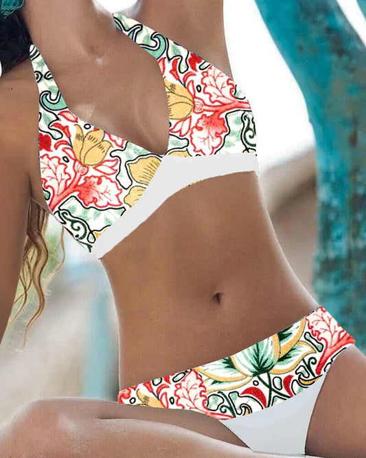 Aluna – Bikini Floreale e Audace