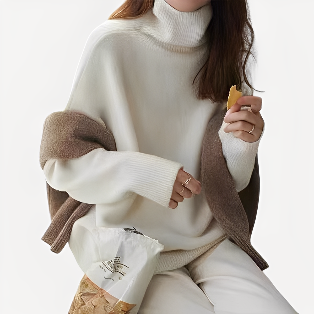 Amilia - Raffinato maglione a collo alto con taglio morbido per donna