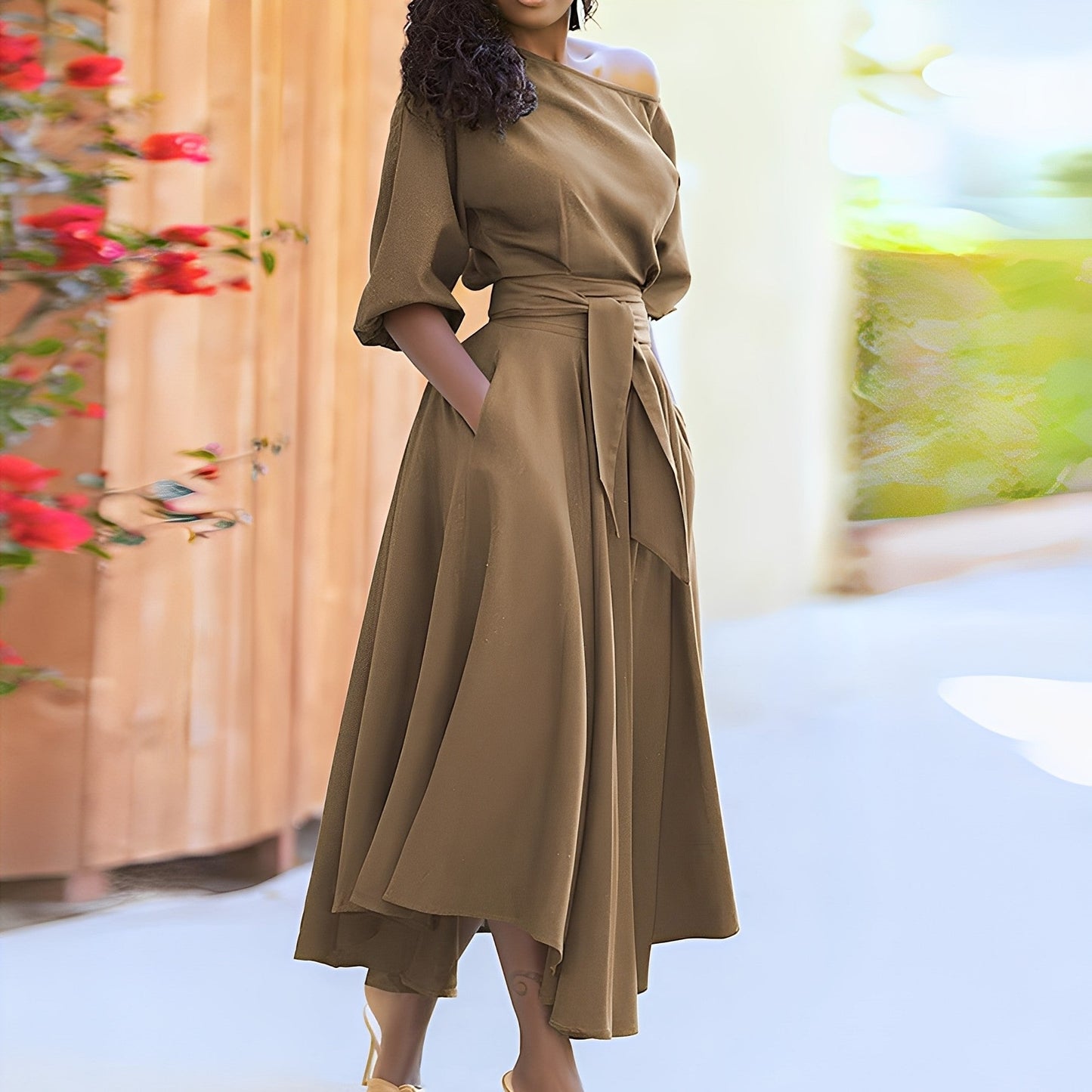 Dahlia - Elegante vestito senza spalline con cintura per donne