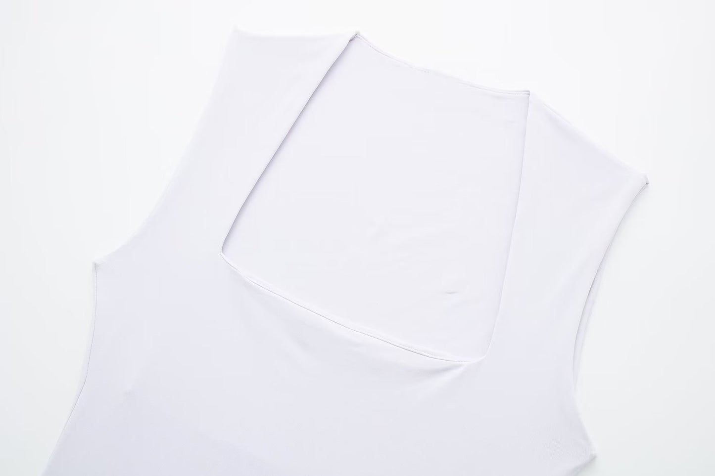 Clara - Tuta Chic con Colletto Quadrato