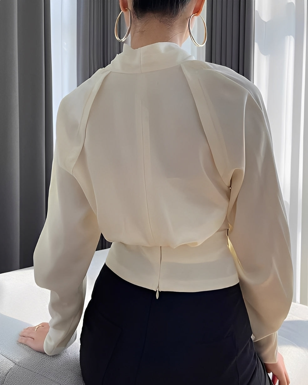 Annora - Raffinata camicia di raso a maniche lunghe per donne