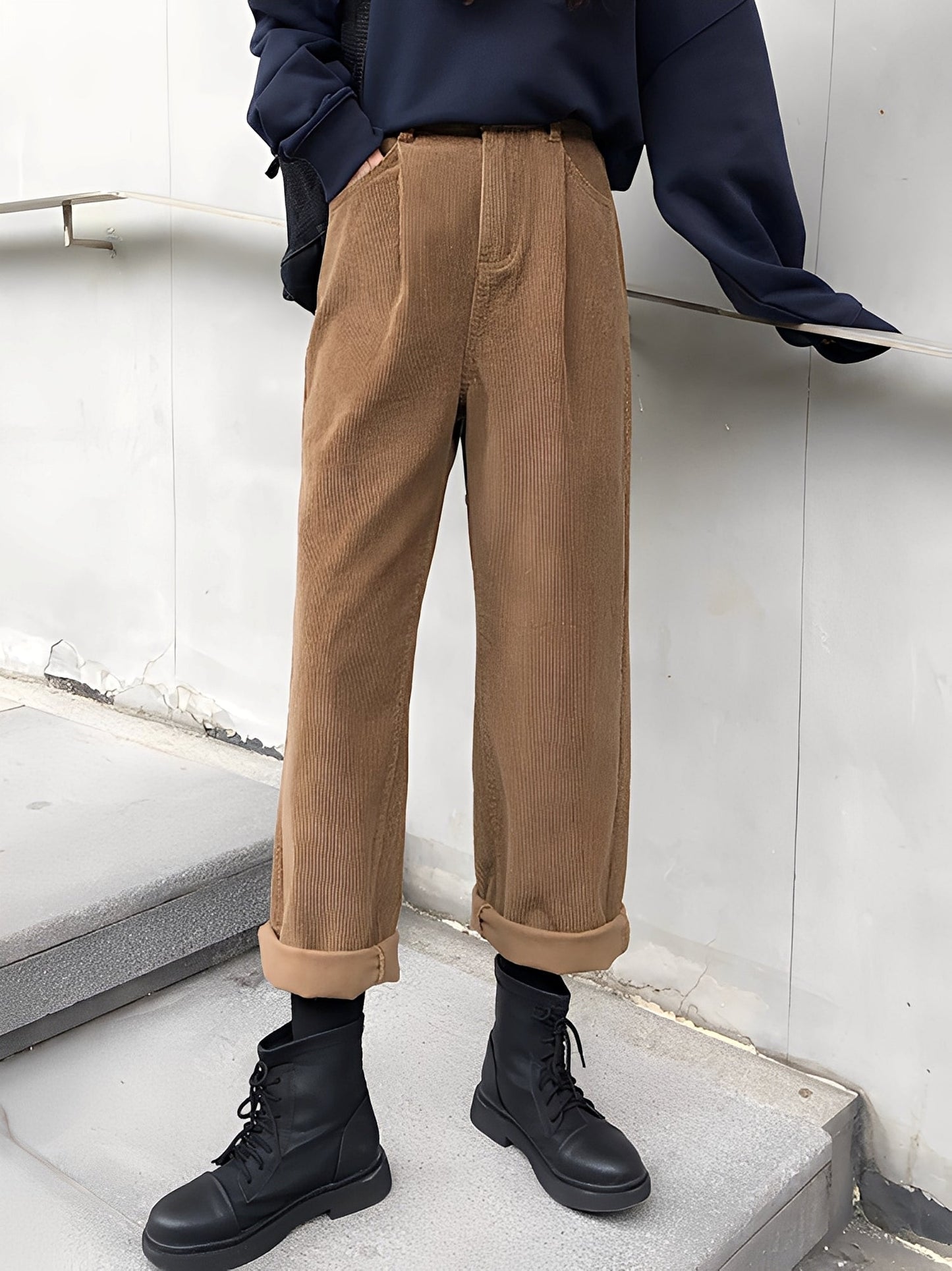 Shelbie - Classici pantaloni da donna a gamba larga in velluto a coste