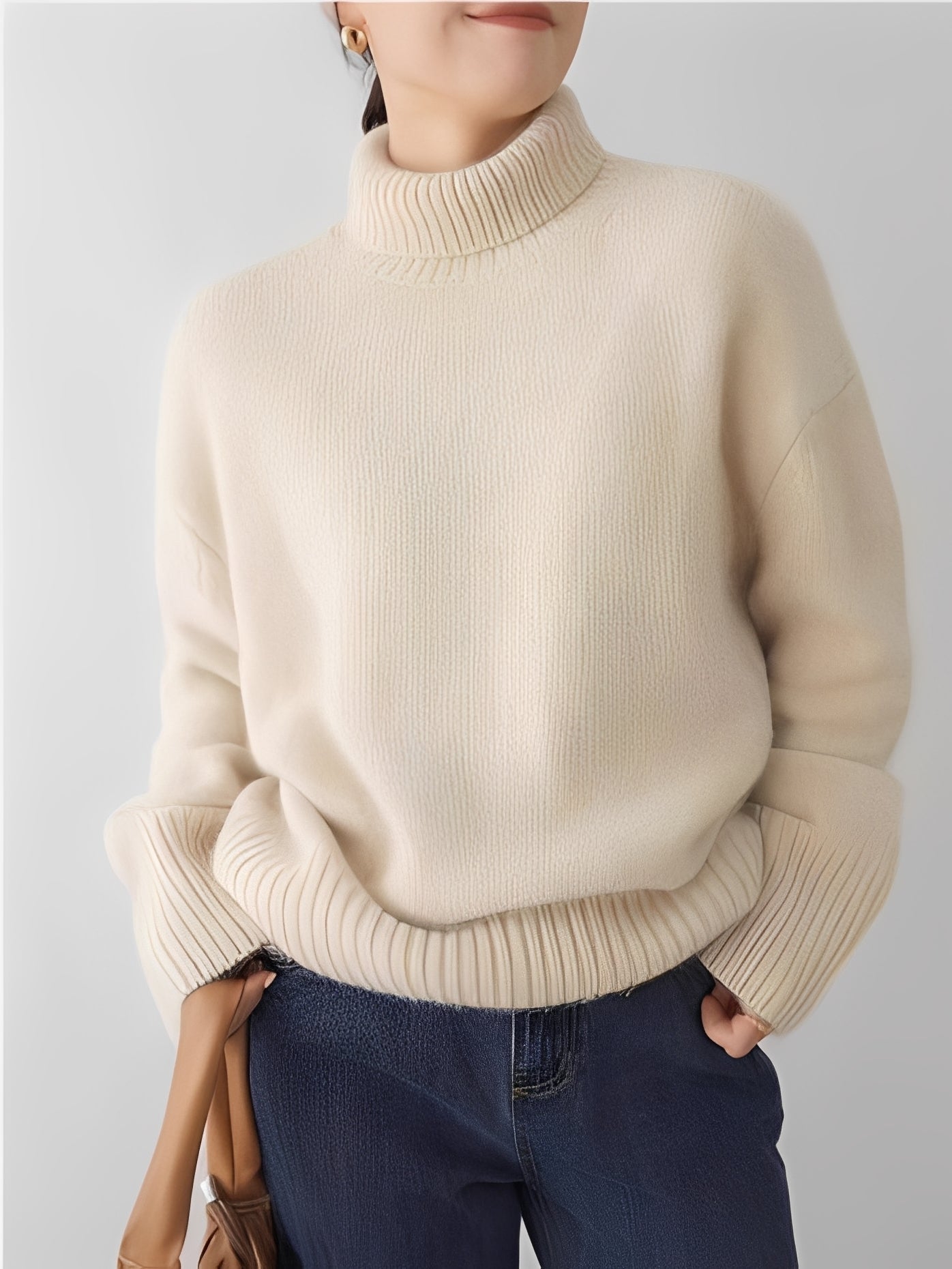 Adrienne - Raffinato pullover a collo alto in cashmere con vestibilità comoda
