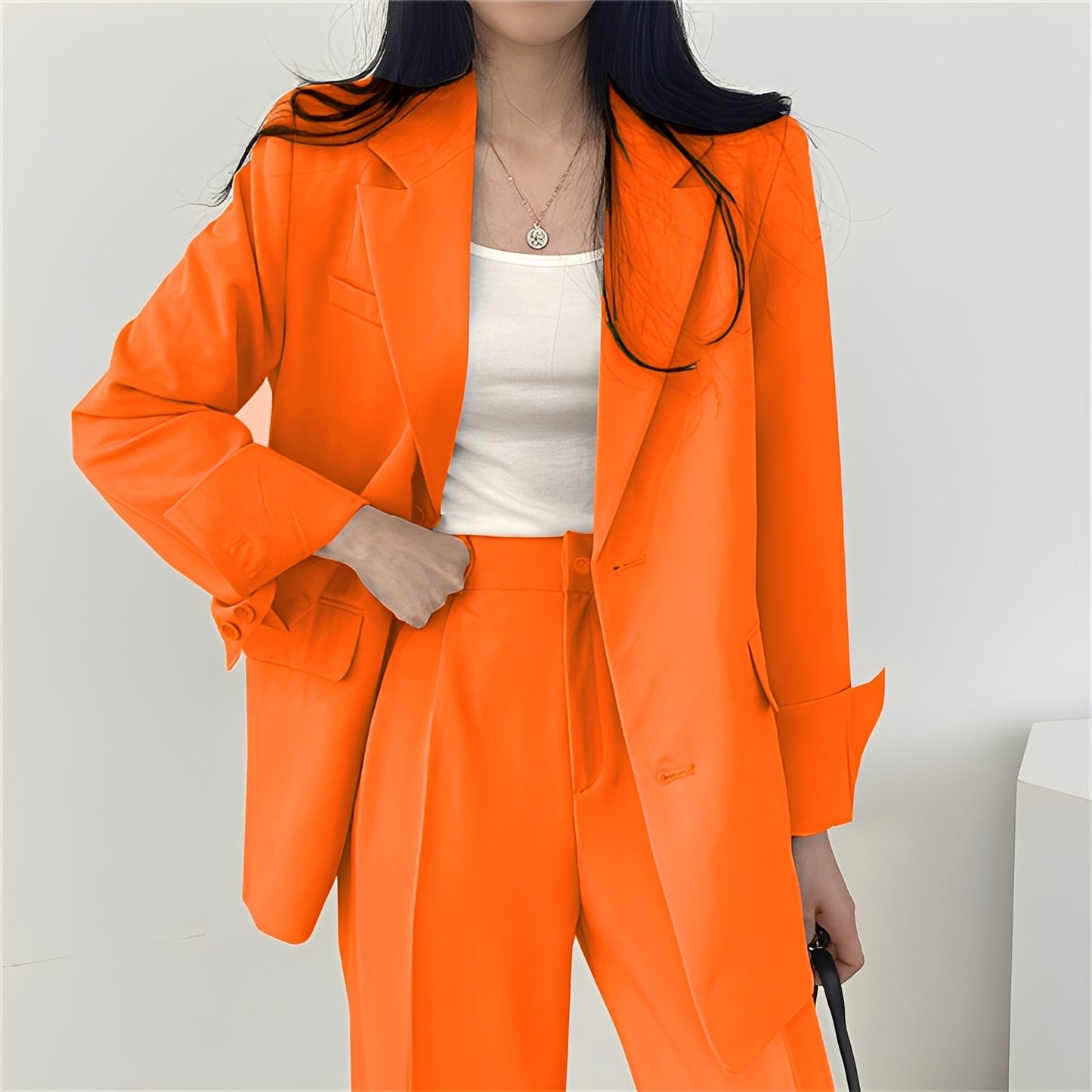 Alethea - Elegante set di blazer morbido e pantaloni per donne