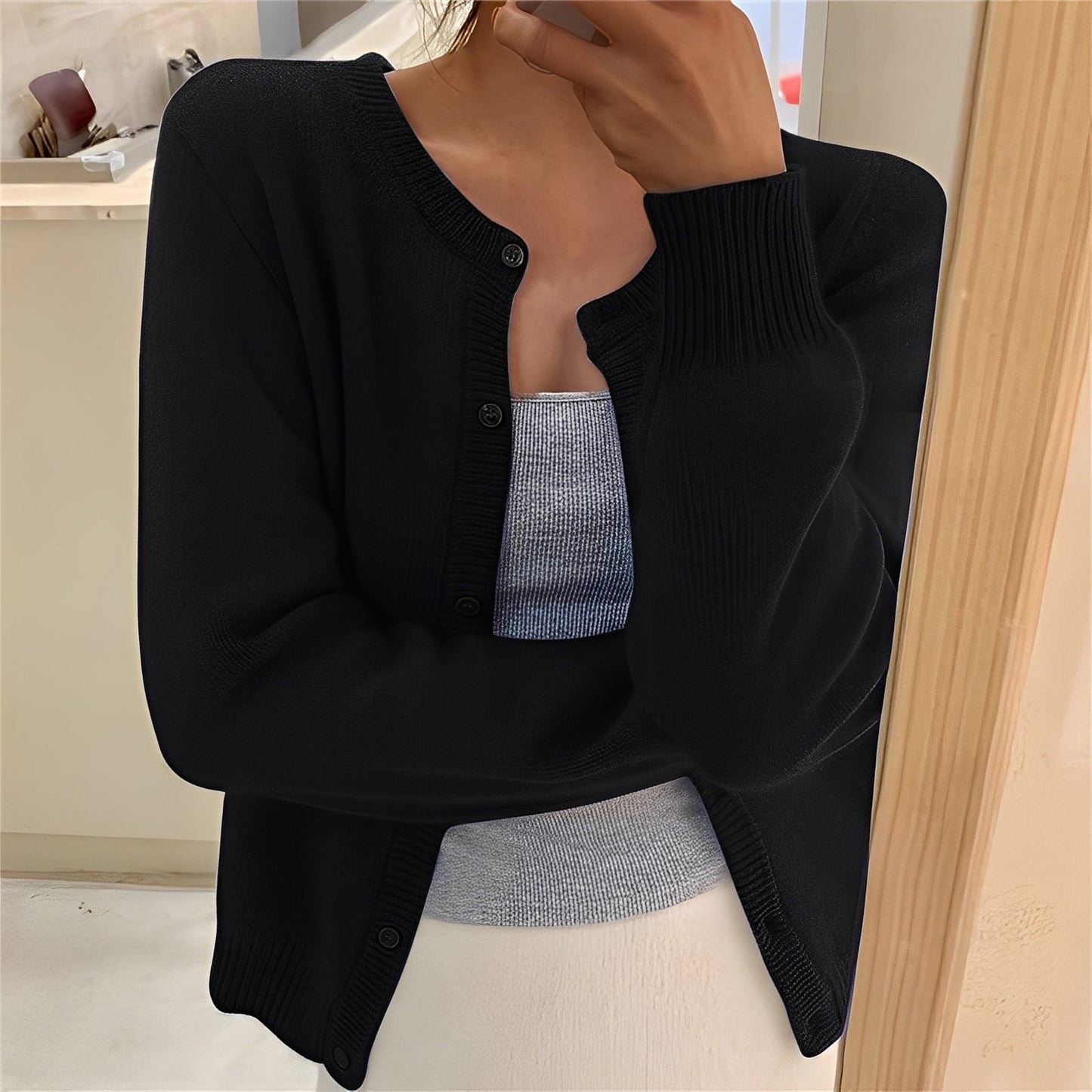 Jaqueline - Cardigan in maglia semplice ed elegante per donne
