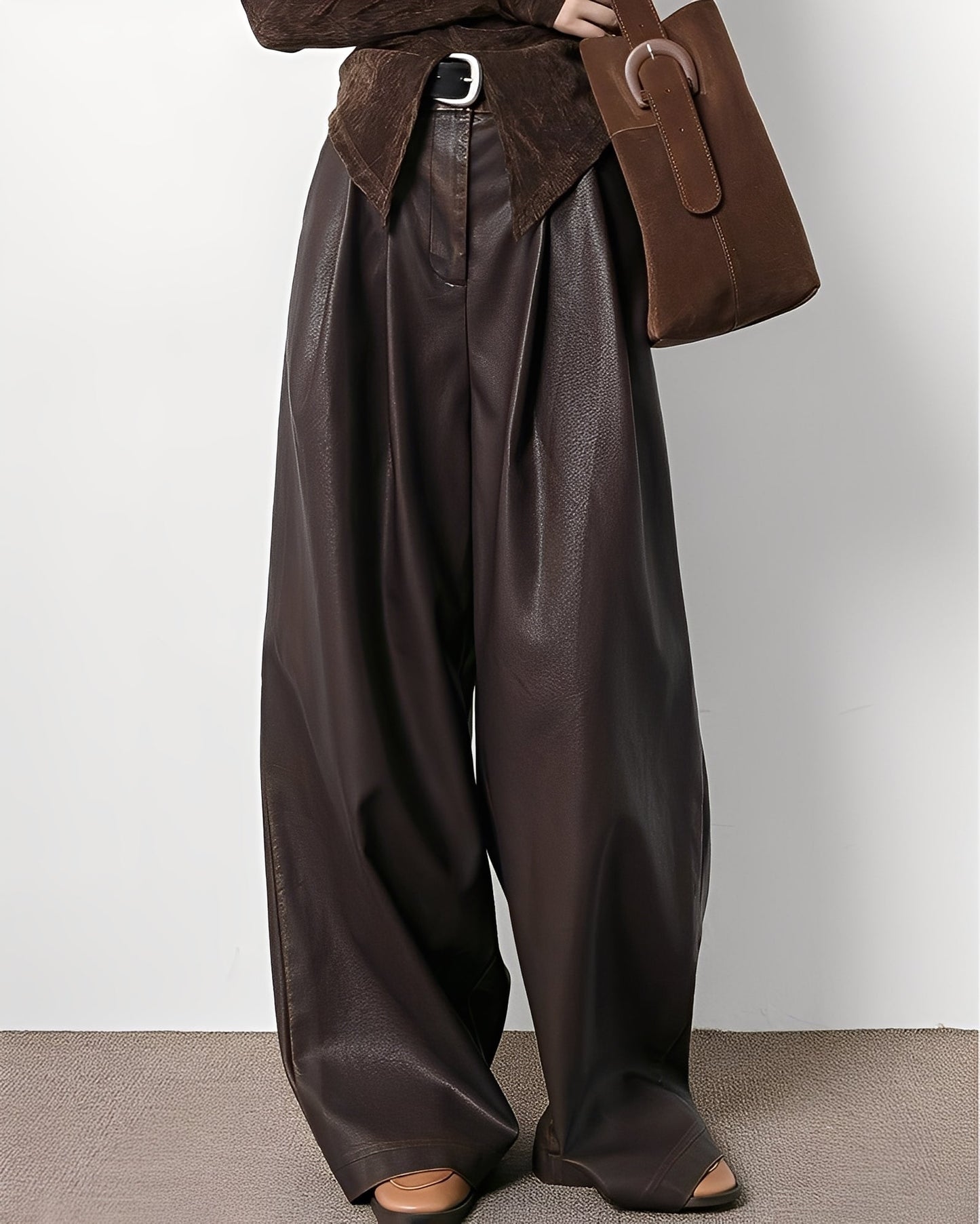 Lora - Tradizionali pantaloni in pelle a vita alta per donne