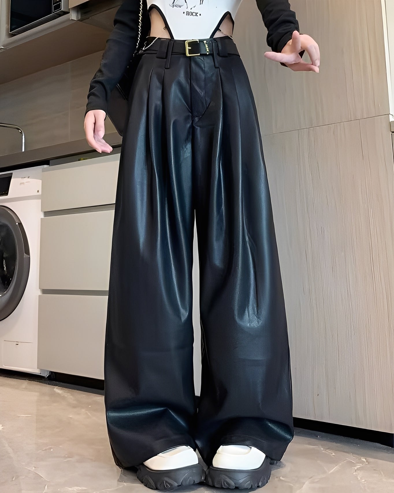 Lora - Tradizionali pantaloni in pelle a vita alta per donne