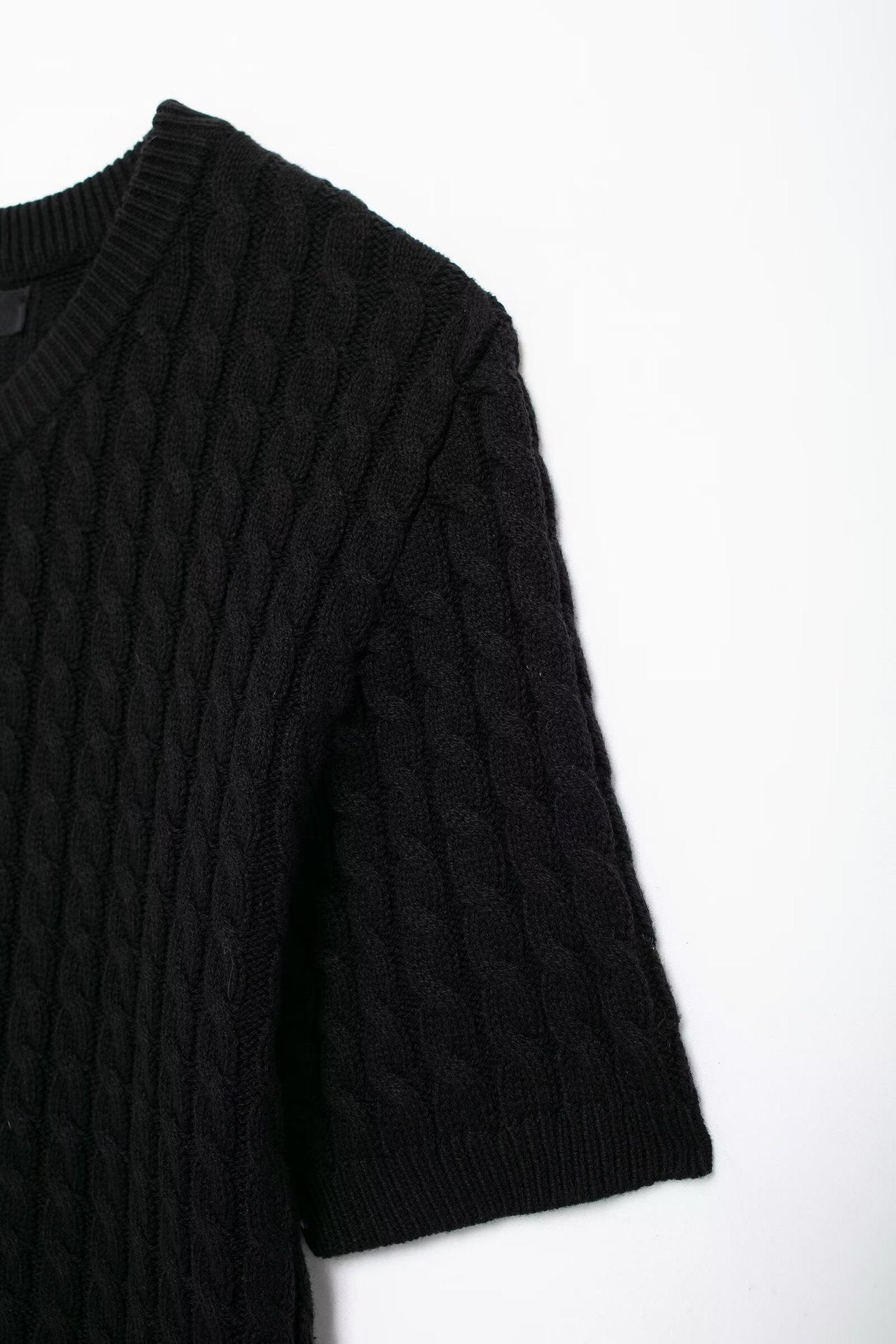 LuxeLayer - Il Cardigan Imperdibile per uno Stile Casual e Chic