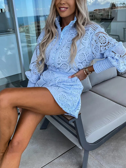 Aurora – Set in Pizzo con Blusa e Shorts Eleganti
