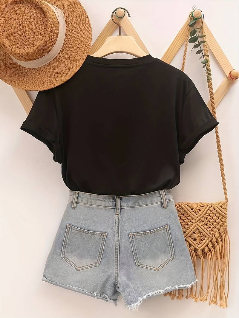 Nora – T-shirt Minimalista dal Design Moderno