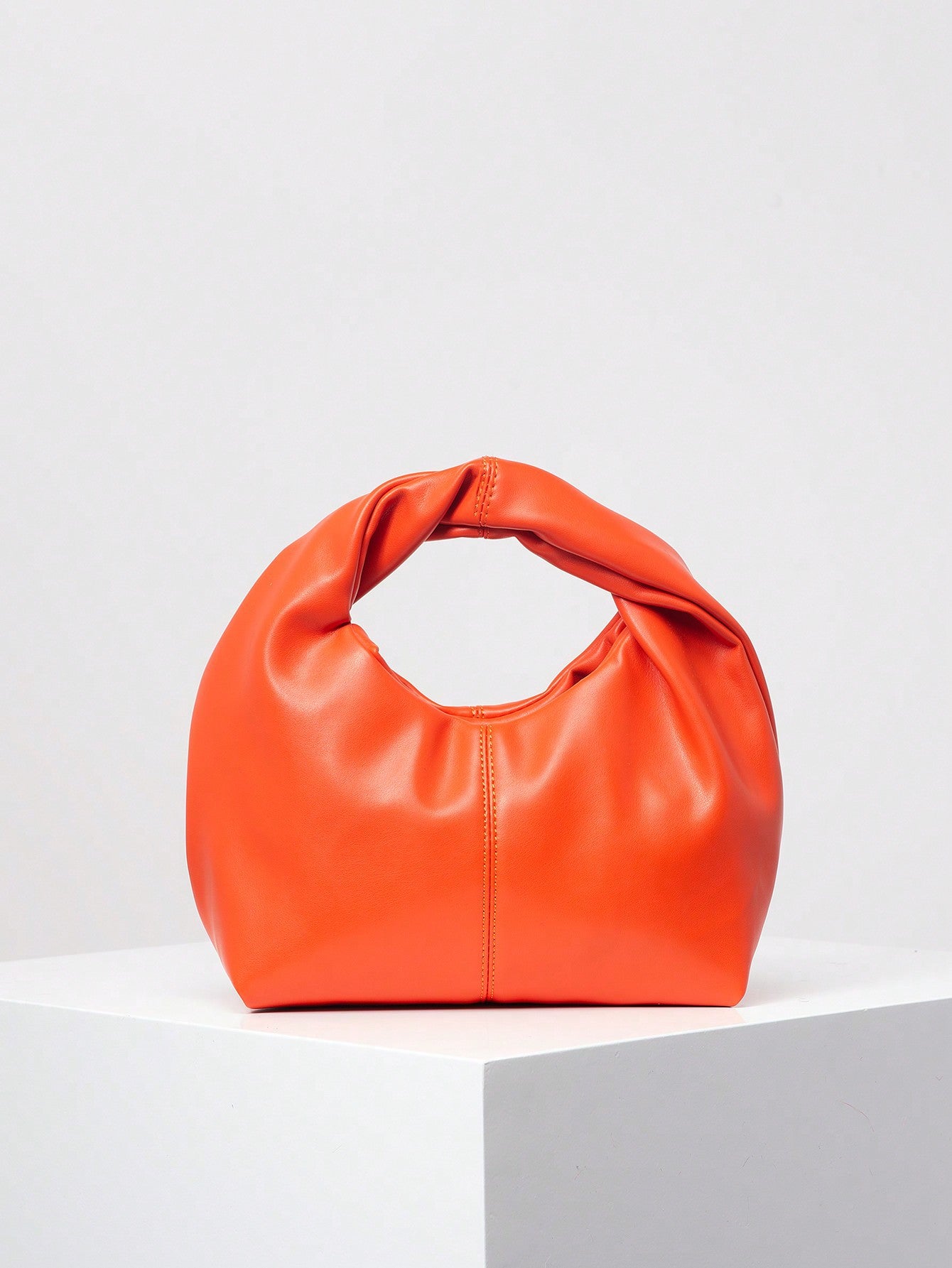 UrbanLuxe - La tua borsa elegante e versatile per ogni occasione