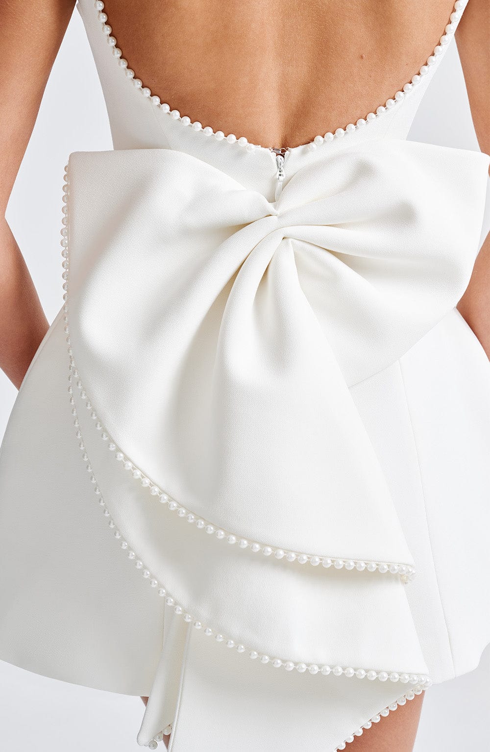 Mini Abito – Eleganza senza tempo con dettagli lussuosi
