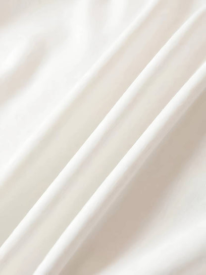 Nora – T-shirt Minimalista dal Design Moderno