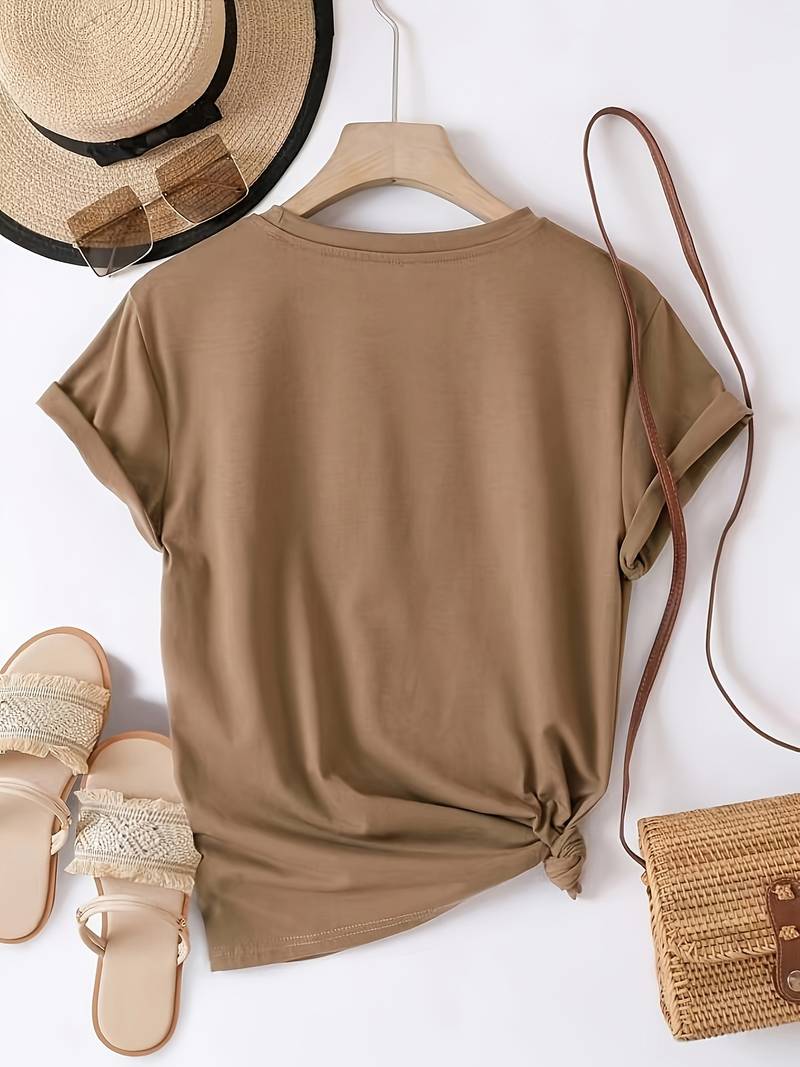 Nora – T-shirt Minimalista dal Design Moderno