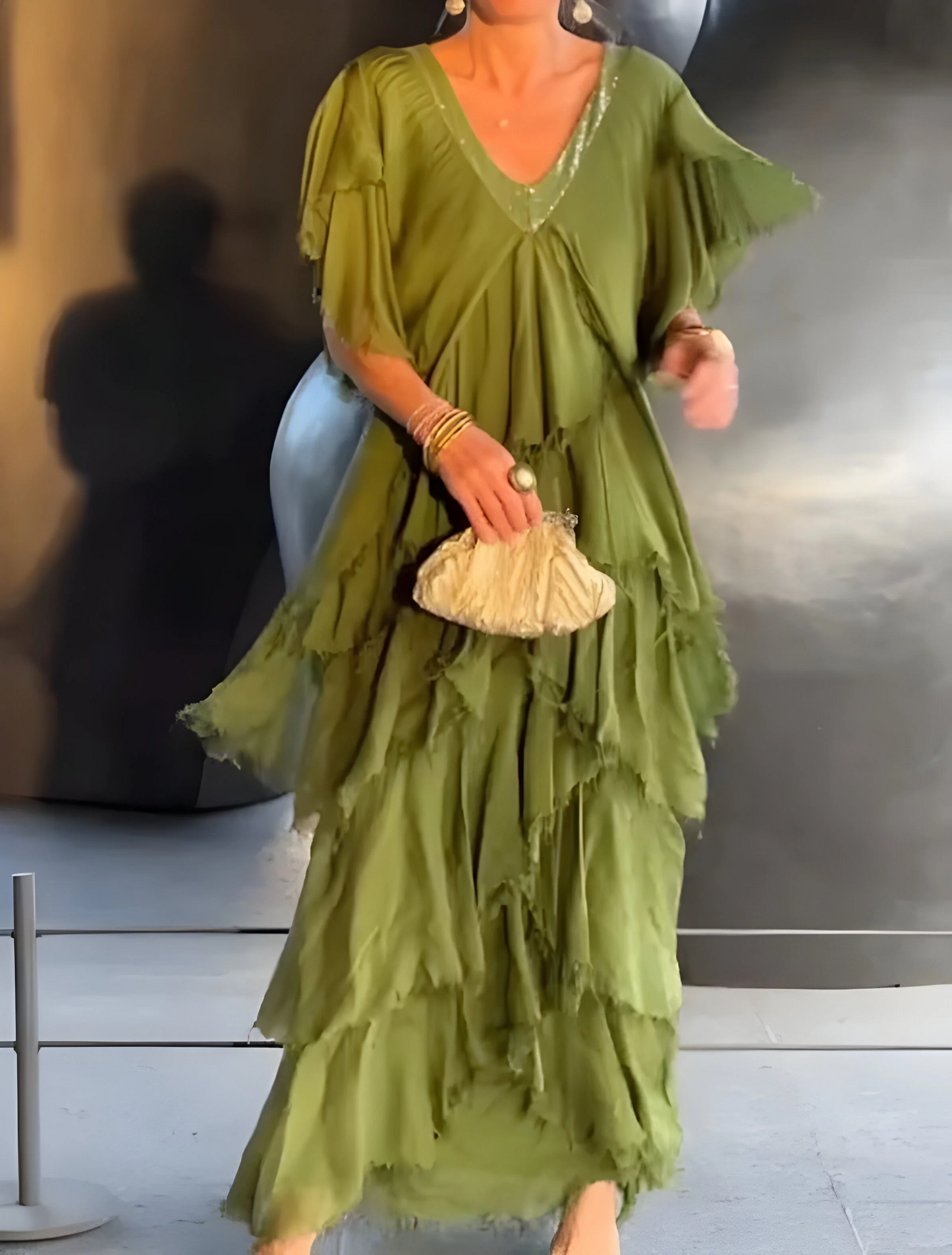 Riza - Abito Plissettato con Scollo a V e Fluttuante