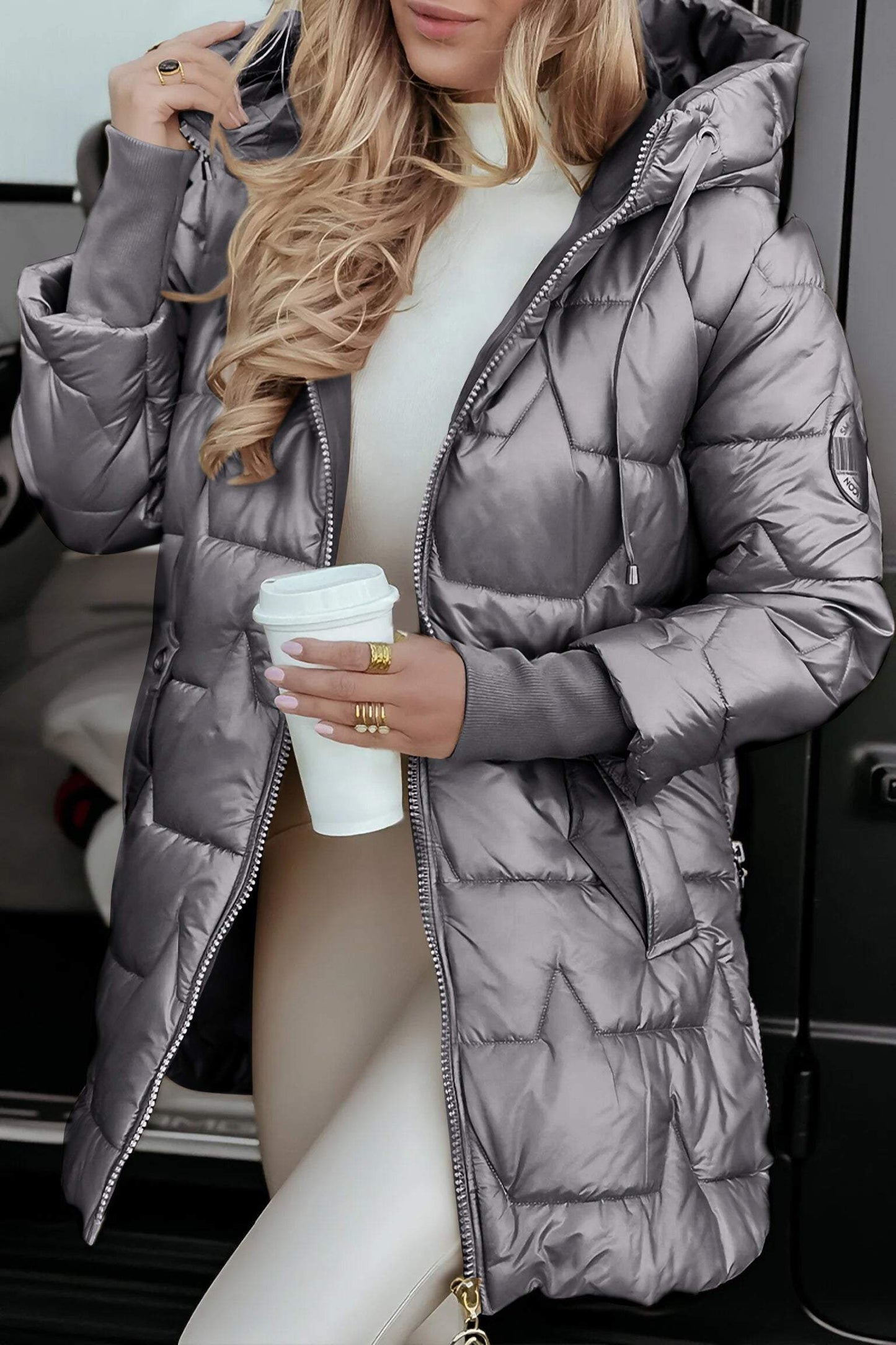 Ausilia – Mantel con Cappuccio