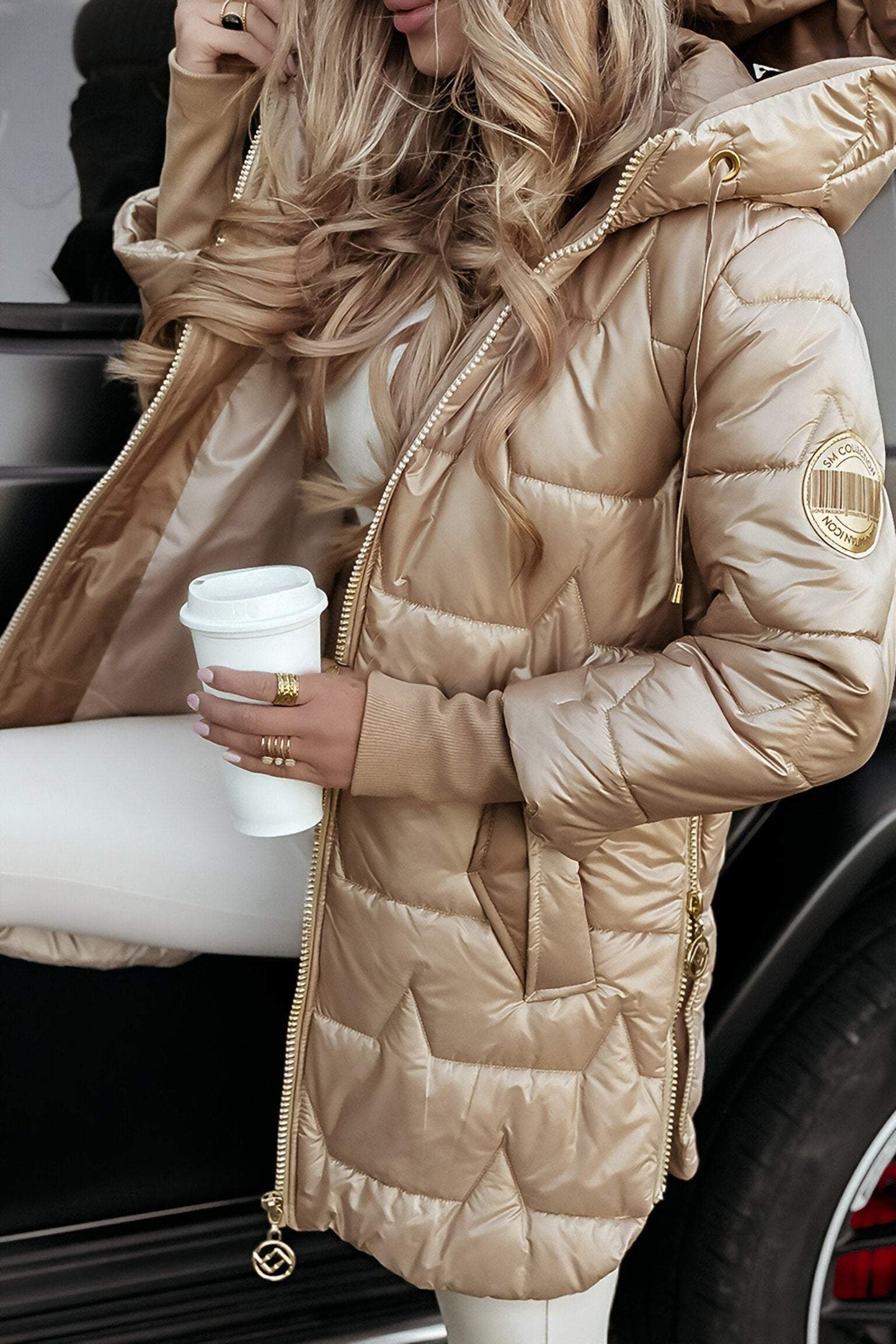 Ausilia – Mantel con Cappuccio