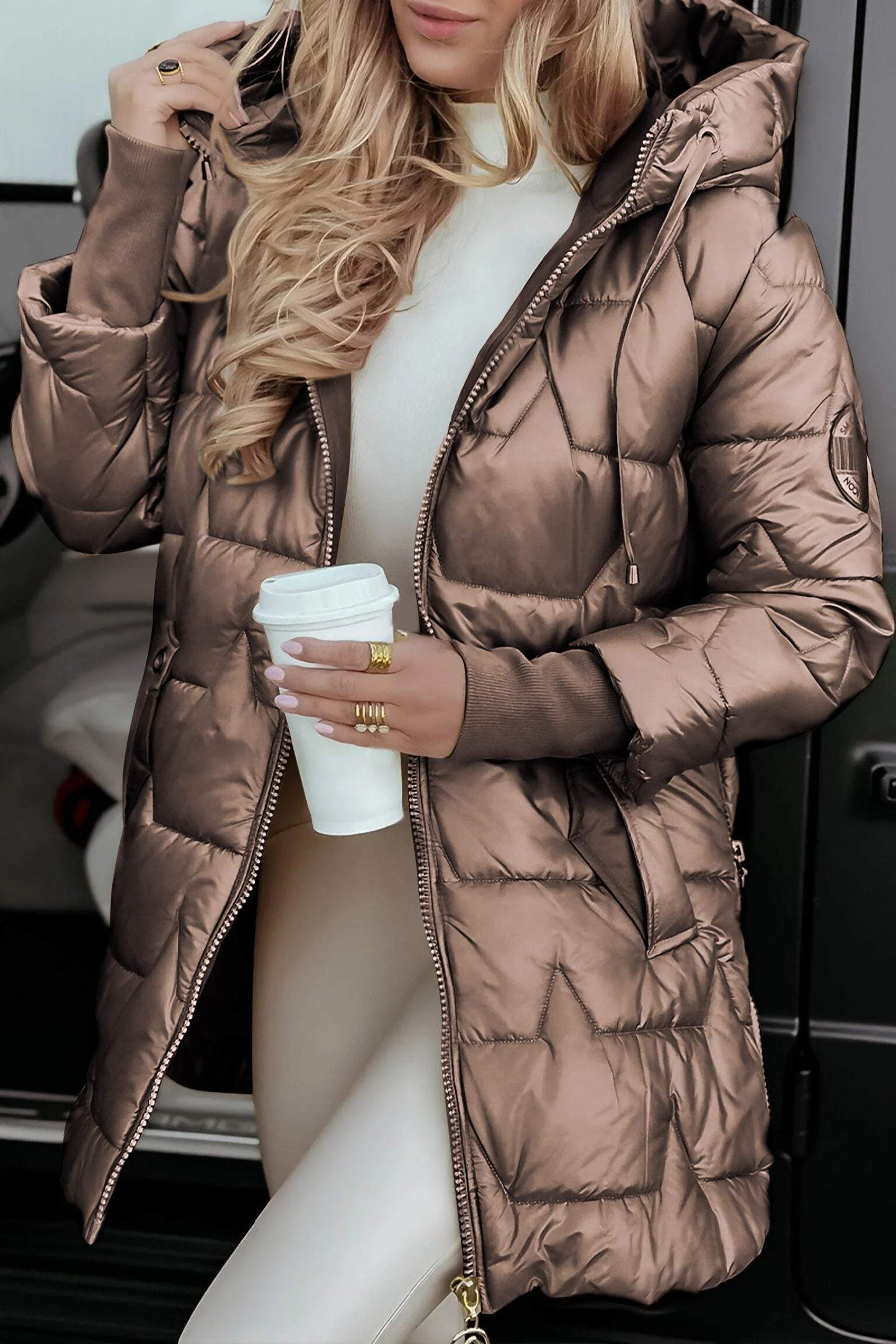 Ausilia – Mantel con Cappuccio