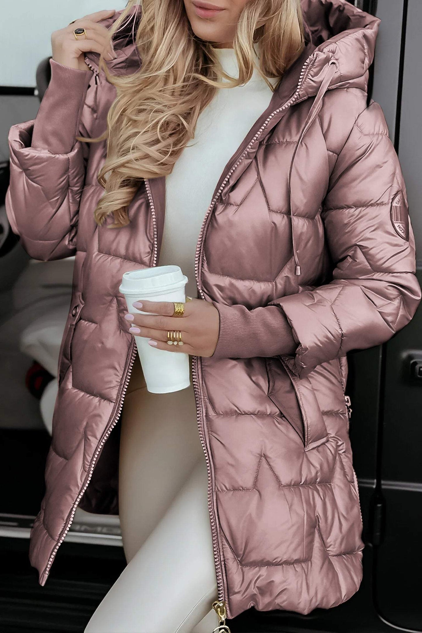 Ausilia – Mantel con Cappuccio