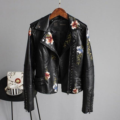 Iya – Giacca in Pelle Sartoriale con Ricami Eleganti